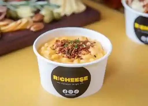 Popular item de Richeese MX: Mac & Cheese con tocino