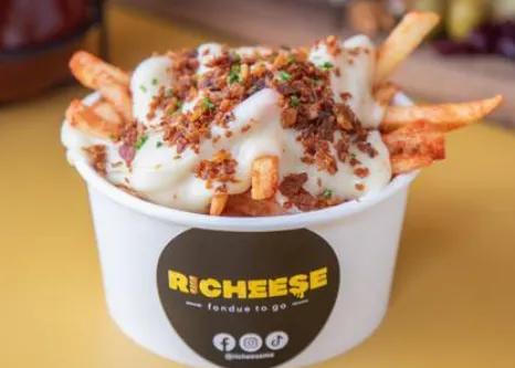 Popular item de Richeese MX: CHICKEN TENDERS WITH FRENCH FRIES AND BACON