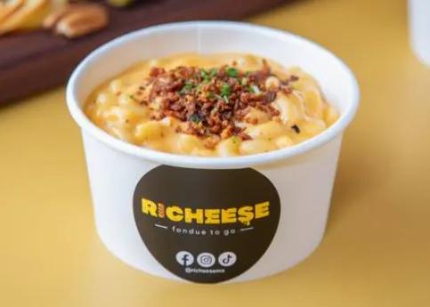 Popular item de Richeese MX: Mac & Rich y Tocino
